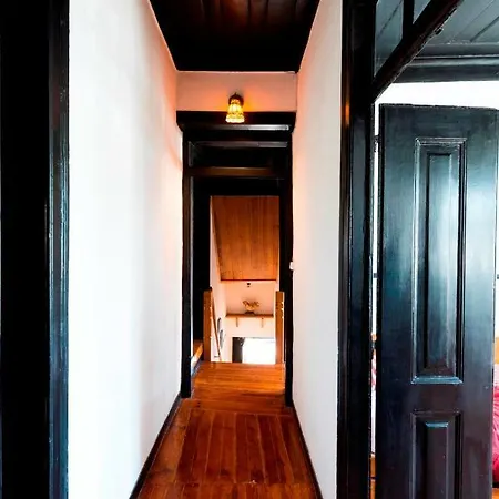Atelier - House In Belem Апартаменты *