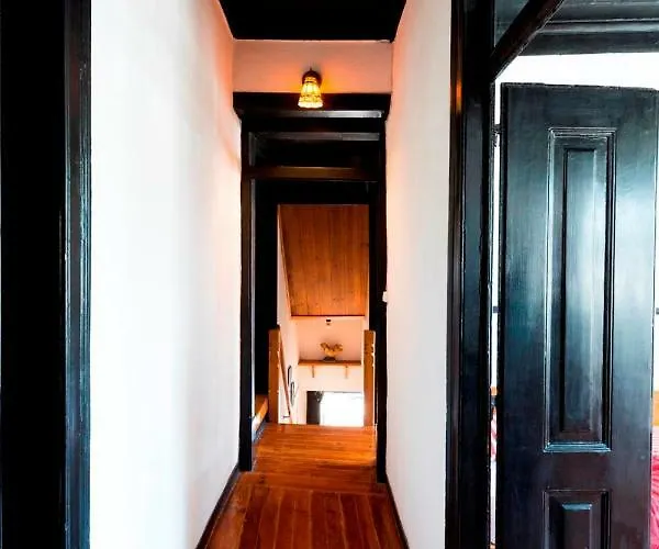 Atelier - House In Belem Апартаменты *